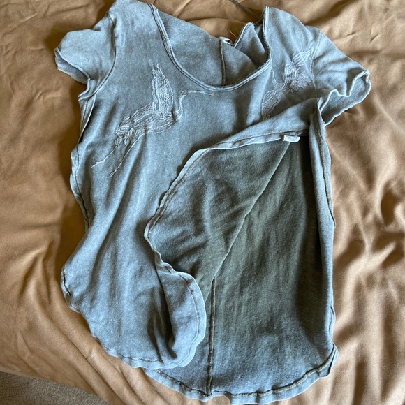 FREE PEOPLE side slit t shirt - Picture 2 of 4
